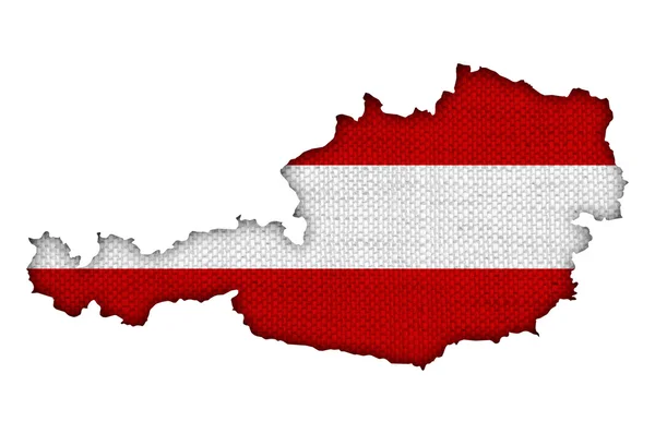 Carte et drapeau de l'Autriche sur vieux draps — Photo
