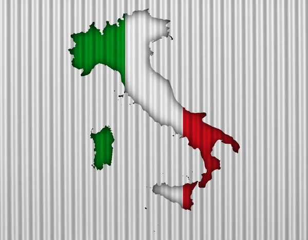 地図とトタンにイタリアの旗 — ストック写真