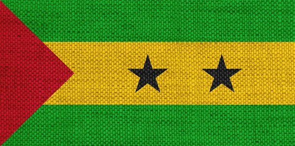Vlag van Sao Tomé en Principe op oude linnen — Stockfoto
