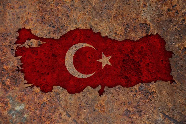 Harita ve paslı metal üzerinde Türkiye'nin bayrak — Stok fotoğraf