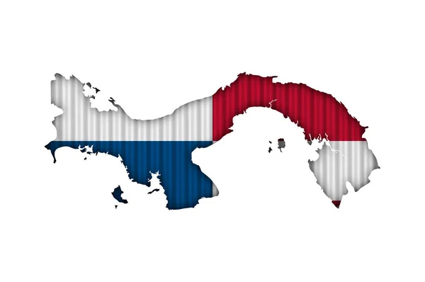 Χάρτης και η σημαία του Παναμά σε κυματοειδές σιδήρου — Φωτογραφία Αρχείου