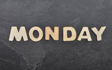 Tahta tahtadaki tahta harflerden bir terim.