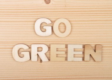 Solgun ahşap harflerden oluşan bir terim.