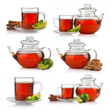 Çay ve taze nane ve üzerinde izole limon ile çaydanlıklar