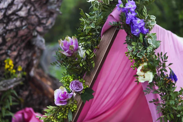 Romantische Dekoration am Berg, Hochzeitsinspirationen — Stockfoto