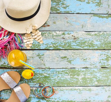 Yaz tatili için genç kadın aksesuarlar