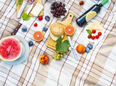 Üstten Görünüm yaz Bahçe piknik. Yaz Partisi