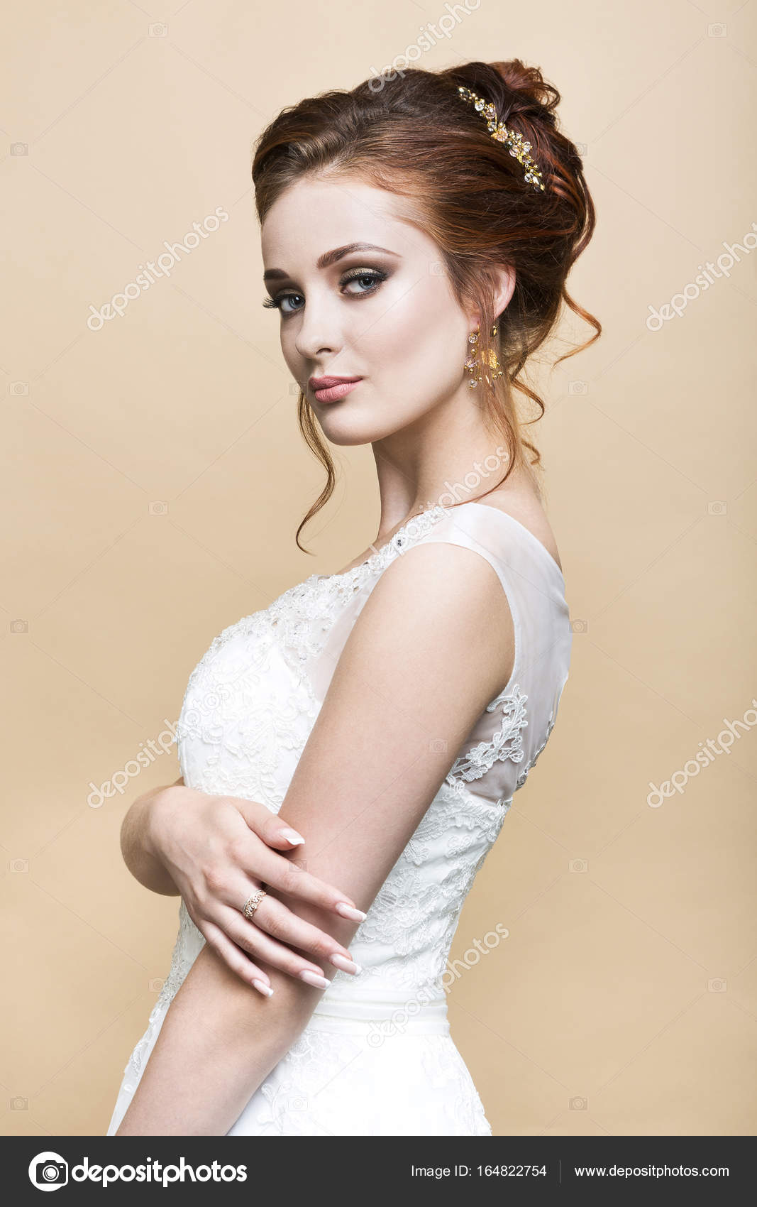 若いです可愛いですcaucasian花嫁でウェディングドレス ストック写真 C Dasha11 若いです可愛いですcaucasian花嫁でウェディングドレス ストック写真 C Dasha11