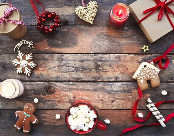 Vánoční pozadí s dekoracemi a svíčkami — Stock fotografie