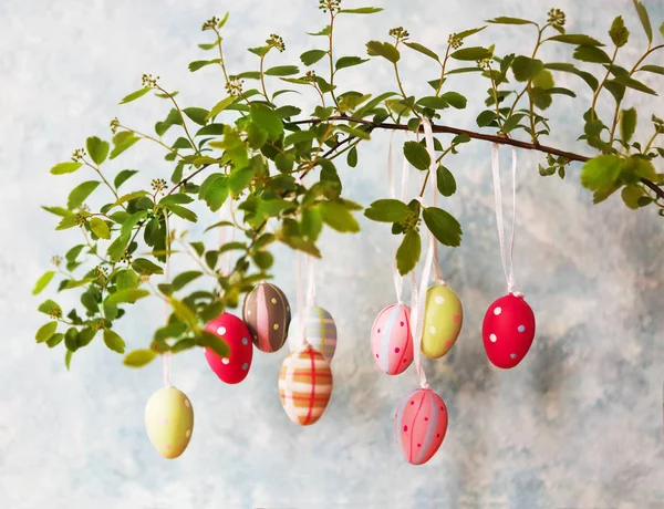 Velikonoční pozadí s velikonočními vejci — Stock fotografie
