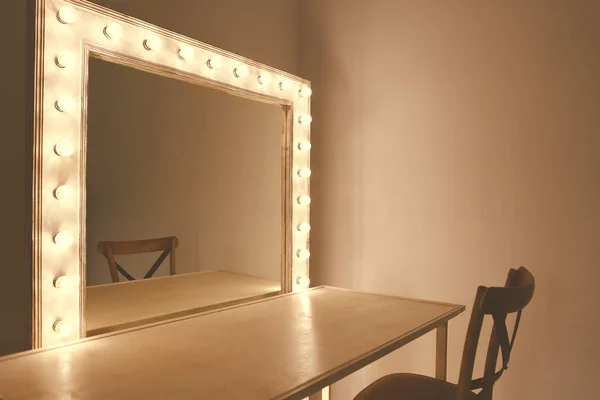 Mirror with bulbs for make up in the make up room — Stock Photo, Image