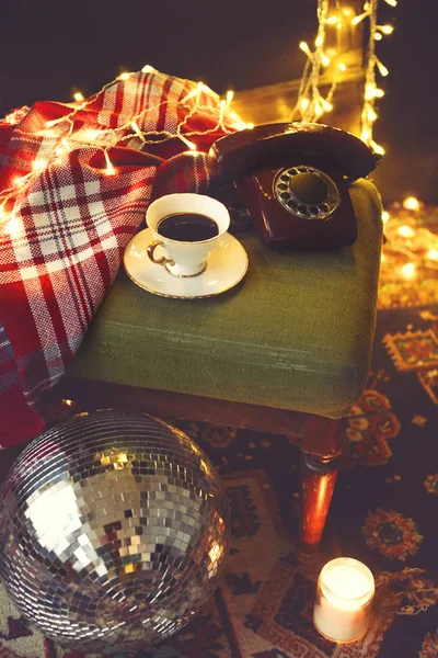 Silvestr nebo Vánoce zátiší s retro telefon, diskotéka b — Stock fotografie