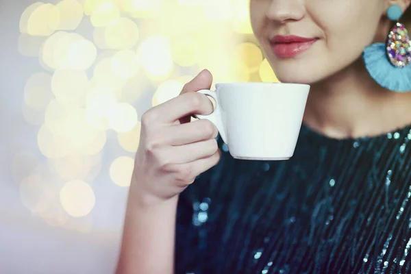 Crop Stylish Lady Sniffing Aromatic Hot Drink While Resting Brightly — Stock Photo, Image