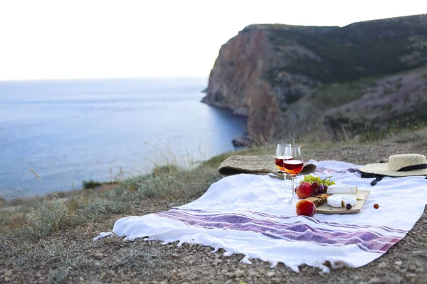 Set Romantic Picnic Glasses Wine Fruits Cheese Blanket Green Meadow — Stock Photo, Image