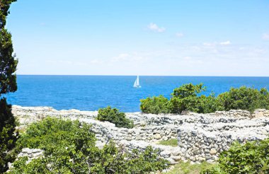 Antik Yunan bazilikası ve Chersonesus Taurica 'daki mermer sütunlar. Sivastopol, Kırım.