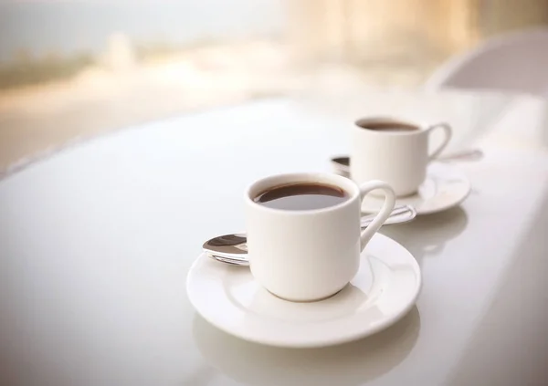 Top View Cups Fresh Espresso Spoons Placed Table — Stock Photo, Image