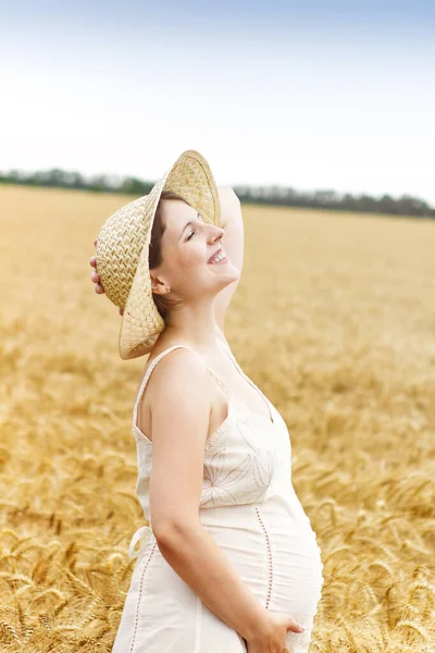 Молодая Беременная Женщина Открытом Воздухе Закате Летнем Поле — стоковое фото