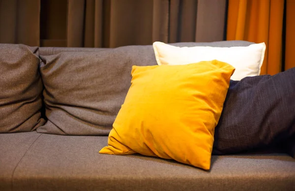 Living Room Interior Grey Sofa Yellow Pillows Cozy Background — Stock Photo, Image