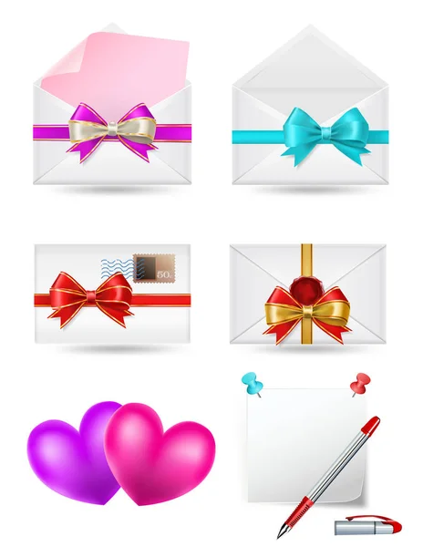 Conjunto de envelopes com fitas, arcos, selo, corações, caneta e notep —  Vetores de Stock