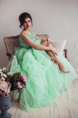 Güzel Bayan parlak Abiye Giyim moda fotoğrafı