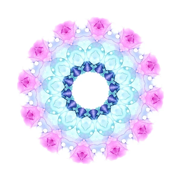 Delikat akvarell blomma Mandala isolerad på vit bakgrund. Kalejdoskopisk effekt. — Stockfoto