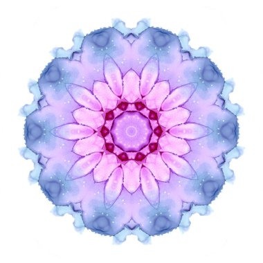 Beyaz arkaplanda pembe, mor ve mavi tonlarda narin suluboya çiçek mandala deseni.