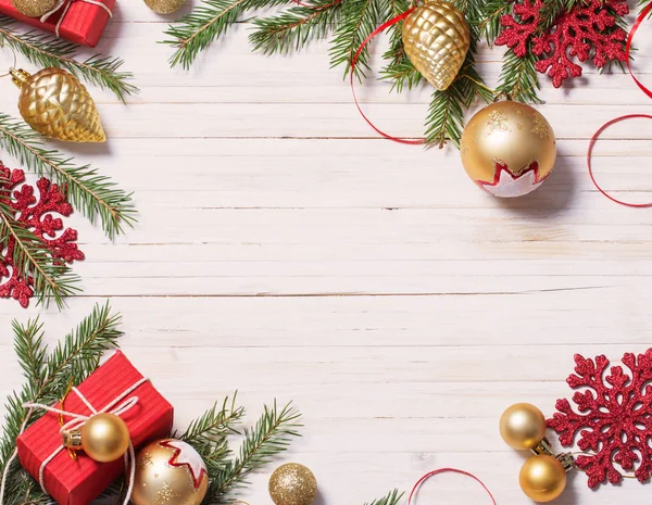 Décoration de Noël sur fond blanc en bois — Photo