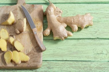 Ahşap arka planda kızıl