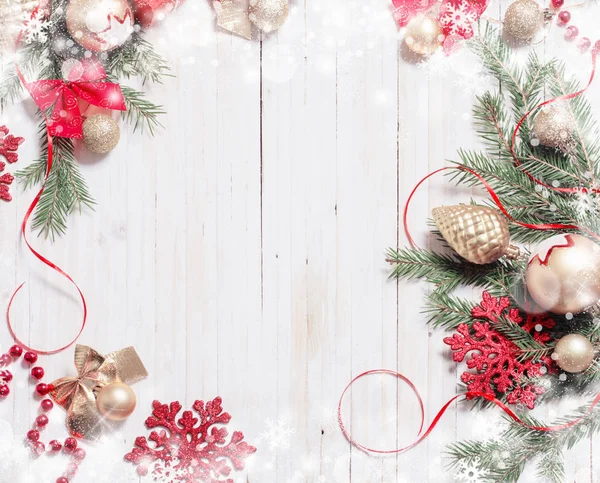 木在白色背景上的圣诞装饰 — 图库照片