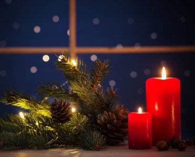 Noel mumlar arka plan gece penceresinde