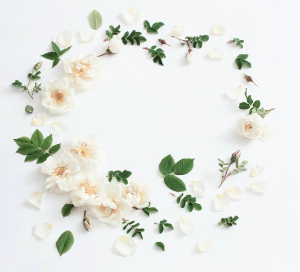 Τριαντάφυλλα σε λευκό φόντο — Φωτογραφία Αρχείου