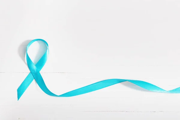 mavi kurdele için kolorektal veya kolon kanseri bilinçlendirme ahşap b