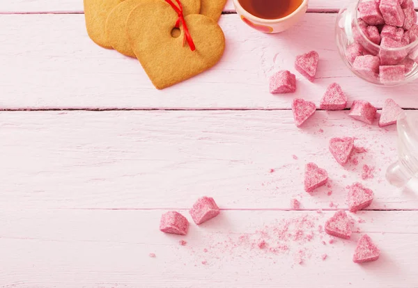 Cookies heart on pink wooden background — Stock Photo, Image