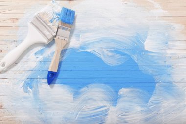 ahşap arka plan üzerinde boya ile fırça