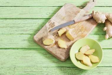 Ahşap arka planda kızıl