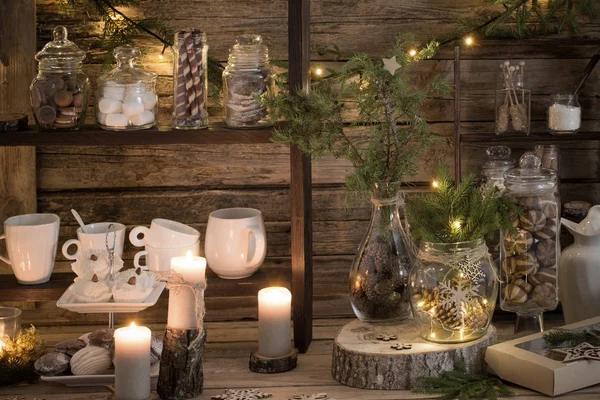 Barra de cacau de decoração de Natal com biscoitos e doces na velha wo — Fotografia de Stock