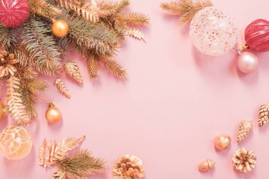 Altın ve pembe renklerle güzel modern Noel arkaplanı