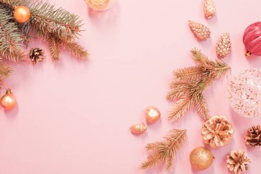 Altın ve pembe renklerle güzel modern Noel arkaplanı