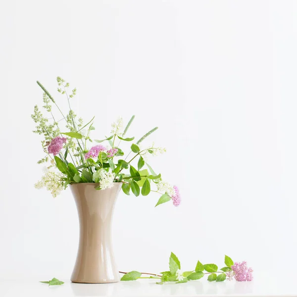 Summer Flowers Vase Table — Stock Photo, Image