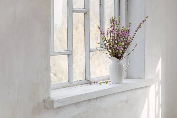 Daphne Flowers Vase Vintage Windowsill — Stock Photo, Image