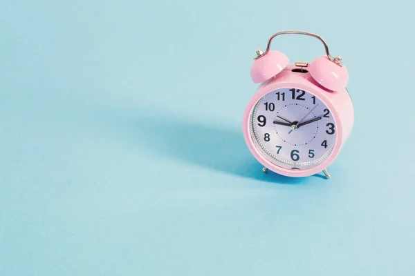 Pink Alarm Clock Blue Background — Stock Photo, Image