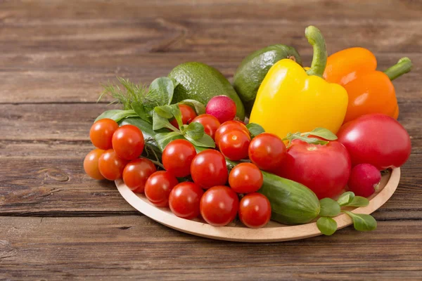 Färska Grönsaker Gammalt Träbord — Stockfoto