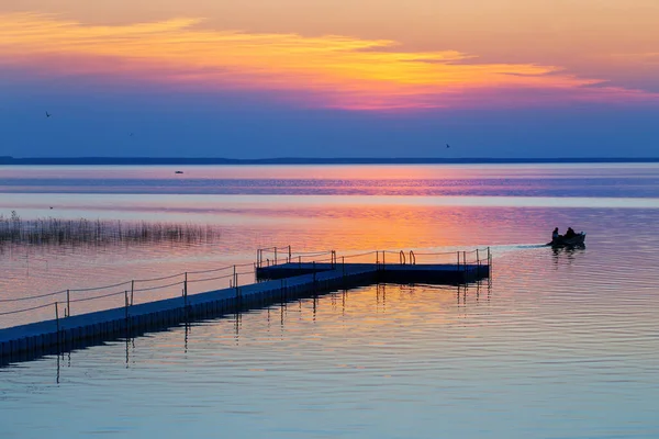 Letní Západ Slunce Jezeře Lodí — Stock fotografie