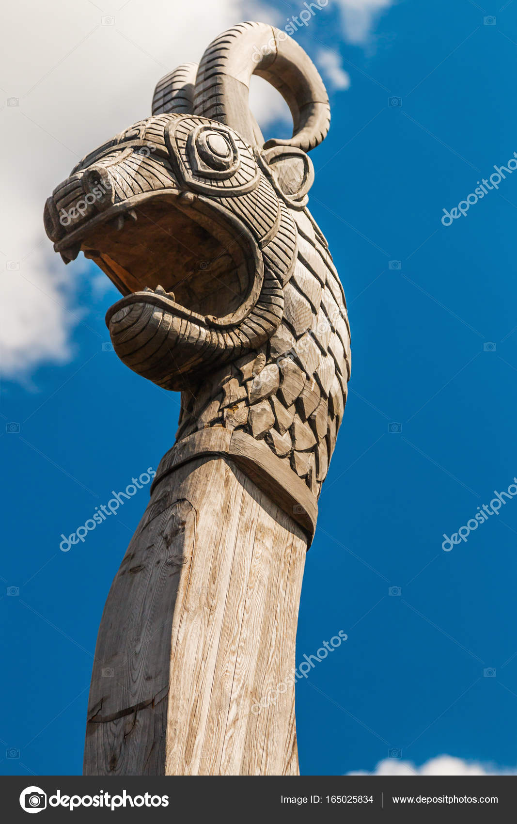 Head Of A Dragon On The Front Of The Viking Ship Drakkar Stock Photo Image By C Doroshin Head Of A Dragon On The Front Of The Viking Ship Drakkar Stock Photo Image By C Doroshin