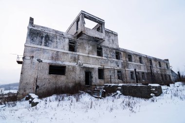 Terk edilmiş yerleşim kış görünümü