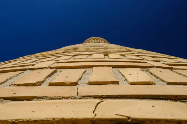 Parede Tijolo Minarete Antigo Uzbequistão Vista Perto Ásia Central Vista — Fotografia de Stock