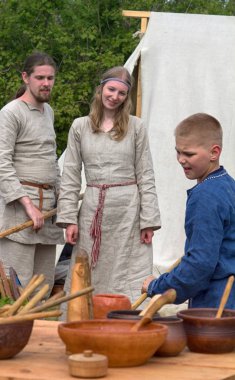 Pastiş, etnografik Viking Festivali Slav ailesinden