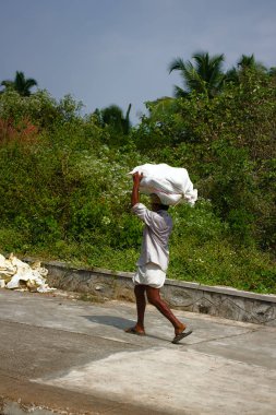 Bagaj taşıyıcı - Hint işçi işçi yorgunluğu