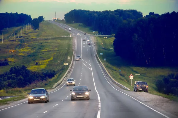 karayolu üzerinde kötü hava ihbarı.