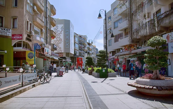 Ulice w mieście Marmaris Zobacz. Marmaris jest turystycznym popularne w Turcji. — Zdjęcie stockowe